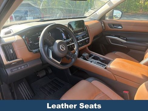 Used 2024 Nissan Pathfinder Platinum w/ Cargo Package image 4