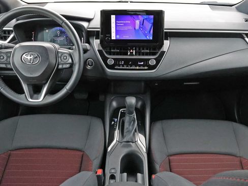 Used 2026 Toyota Corolla SE FWD image 2