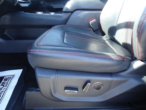 Used 2022 Ford Expedition Limited image 25