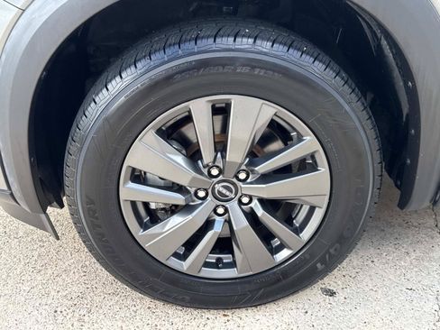 Used 2022 Nissan Pathfinder S FWD image 4