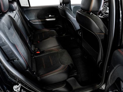 Used 2023 Mercedes-Benz EQB 300 4MATIC image 38