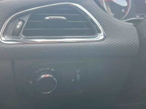 Used 2019 Chevrolet Cruze LT w/ Convenience Package image 15