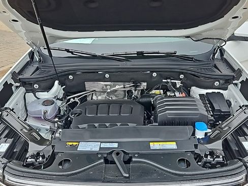 New 2026 Volkswagen Atlas SE image 10