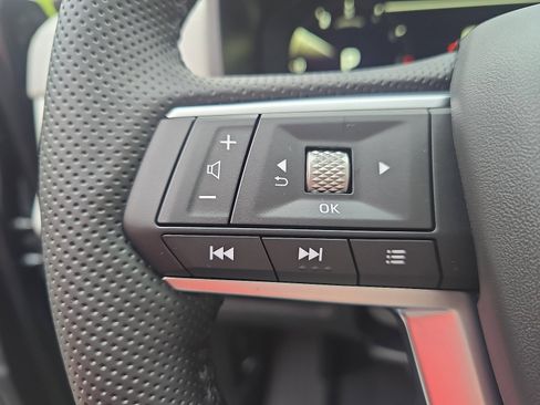 New 2025 Mitsubishi Outlander SEL image 17