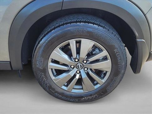 Used 2024 Nissan Pathfinder SV w/ SV Premium Package image 25