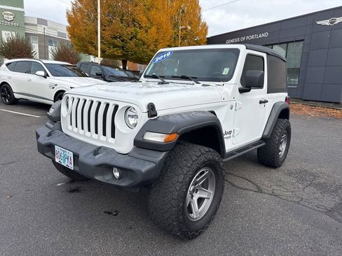 Used 2019 Jeep Wrangler Sport image 3