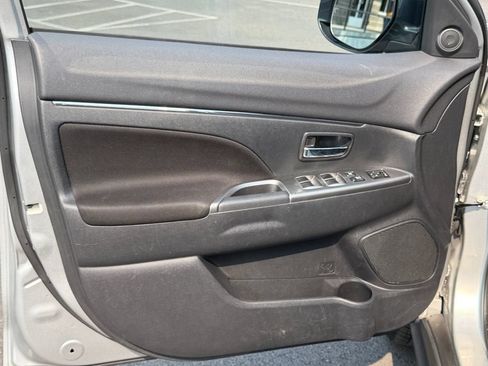 Used 2021 Mitsubishi Outlander Sport SE FWD image 20