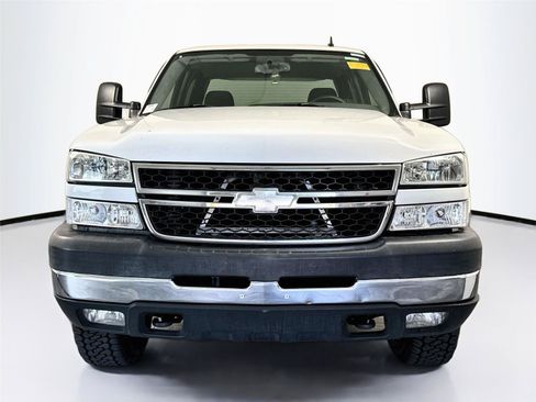 Used 2007 Chevrolet Silverado 2500 LT w/ Heavy-Duty Power Package AWD/4WD image 8