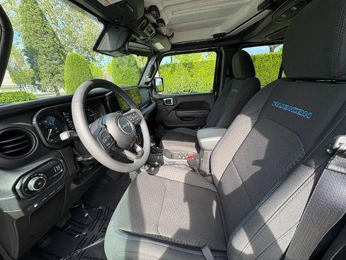 Used 2025 Jeep Wrangler Unlimited Rubicon 4xe w/ Safety Group AWD/4WD image 22