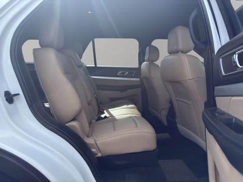 Used 2017 Ford Explorer XLT w/ Equipment Group 202A image 19