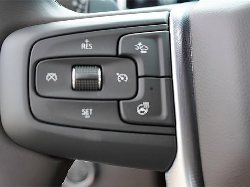 New 2026 GMC Sierra 1500 SLT image 17