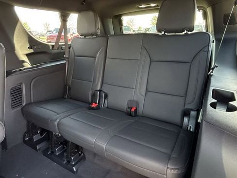 New 2026 Chevrolet Suburban High Country RWD image 30