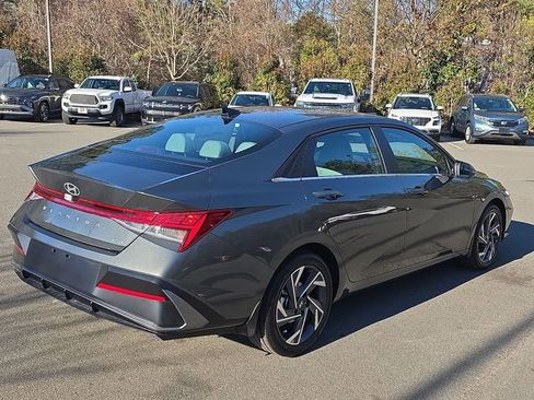 New 2026 Hyundai Elantra Limited FWD image 14