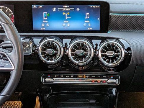 Certified 2025 Mercedes-Benz CLA 250 image 10