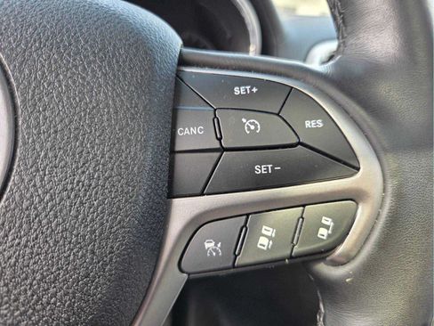 Used 2018 Jeep Grand Cherokee Limited RWD image 28