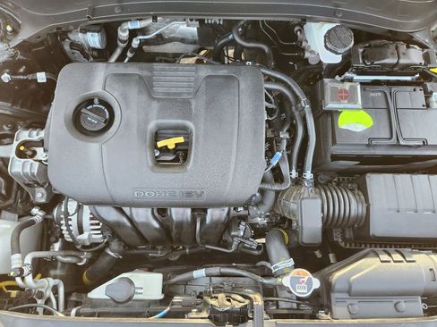 Certified 2025 Kia Seltos EX w/ EX Sunroof Package FWD image 33