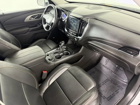 Used 2021 Chevrolet Traverse RS image 13
