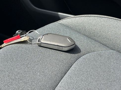 Used 2025 Kia K4 LXS image 25