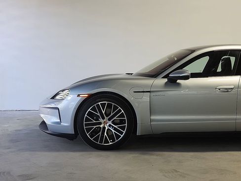New 2026 Porsche Taycan AWD/4WD image 6