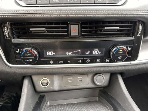 Used 2021 Nissan Rogue SV w/ Premium Package AWD/4WD image 24