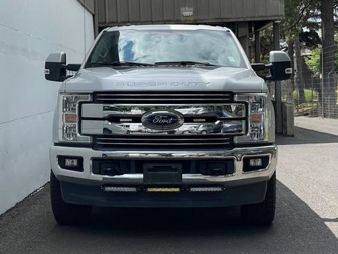 Used 2018 Ford F350 Lariat w/ Lariat Value Package AWD/4WD image 4