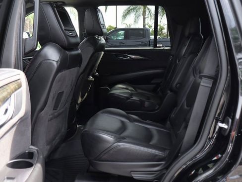 Used 2019 Cadillac Escalade Platinum AWD/4WD image 40