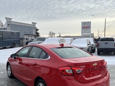 Used 2017 Chevrolet Cruze LT w/ Convenience Package image 5