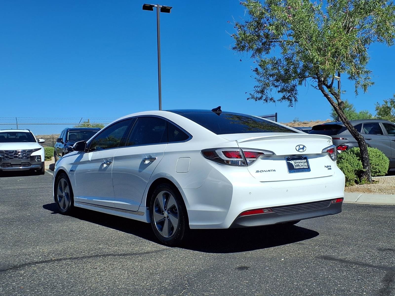 Used 2017 Hyundai Sonata Limited w/ Ultimate Package 02 FWD image 3