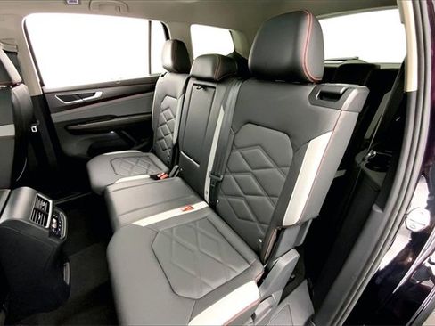 Certified 2025 Volkswagen Atlas Peak Edition SE image 26