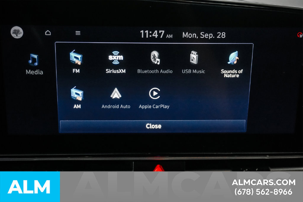 Used 2025 Hyundai Elantra SEL FWD image 31