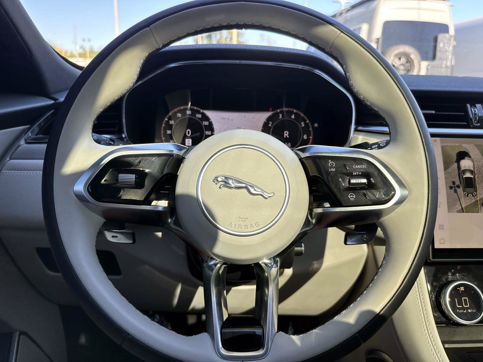 Used 2025 Jaguar F-PACE R-Dynamic S AWD/4WD image 29