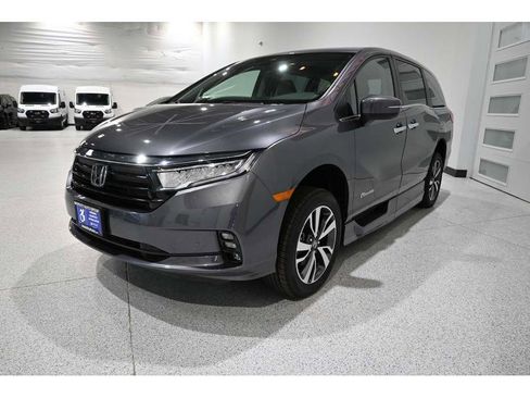Used 2023 Honda Odyssey Touring image 10