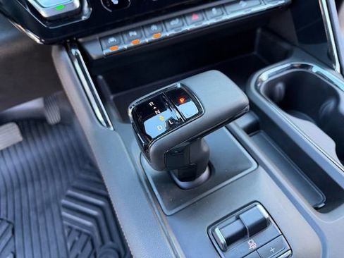 Certified 2023 GMC Sierra 1500 AT4 w/ Technology Package image 6