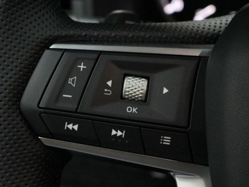 New 2025 Mitsubishi Outlander SE image 9