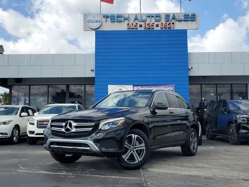 Used 2017 Mercedes-Benz GLC 300 4MATIC image 2