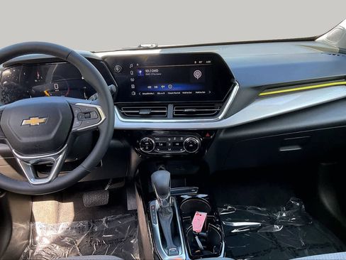 Certified 2024 Chevrolet Trax LT w/ Driver Confidence Package FWD image 7
