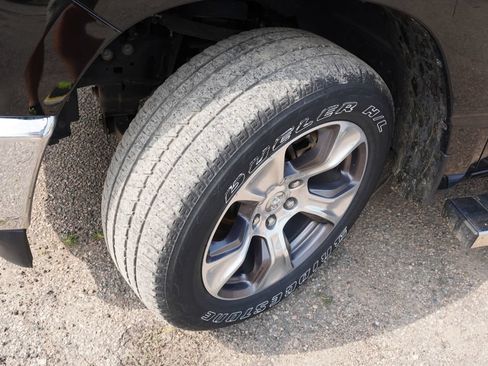 Used 2024 RAM 1500 Laramie AWD/4WD image 13