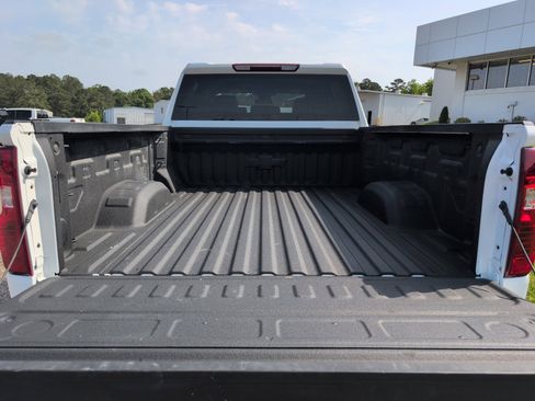 Used 2025 Chevrolet Silverado 2500 LT AWD/4WD image 5