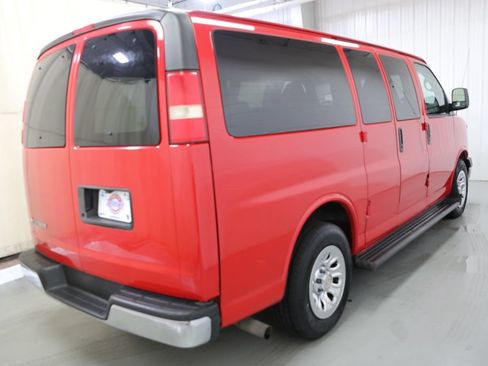 Used 2011 Chevrolet Express 1500 LT w/ LT Preferred Equipment Group RWD image 4