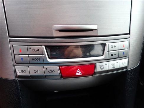 Used 2014 Subaru Outback 2.5i Limited w/ Moonroof Package image 19