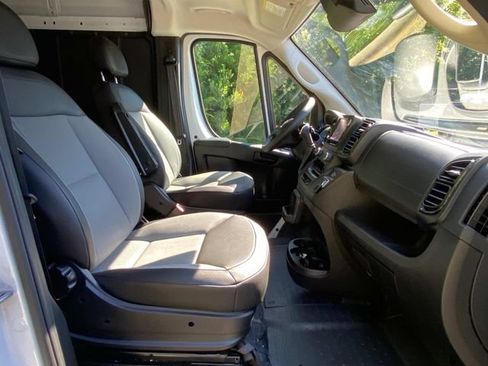 Used 2025 RAM ProMaster 2500 w/ Convenience Group FWD image 30
