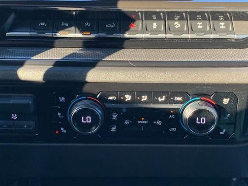 Used 2022 Chevrolet Silverado 1500 ZR2 w/ Technology Package image 32