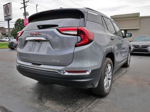 Used 2024 GMC Terrain SLT AWD/4WD image 5