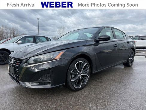 Used 2025 Nissan Altima 2.5 SR image 1