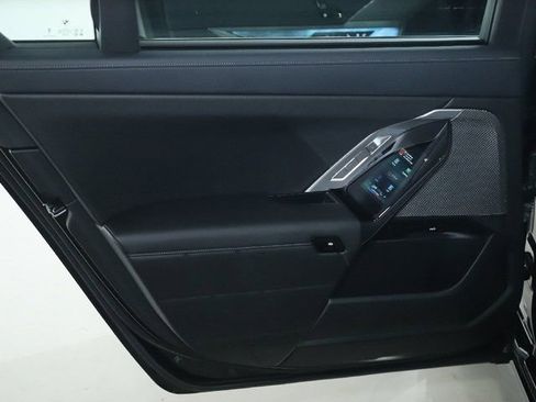 Used 2025 BMW 740i xDrive image 32