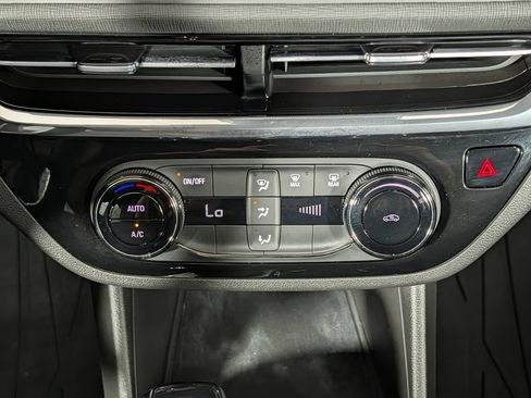 Used 2025 Buick Envista Sport Touring w/ Advanced Safety Package FWD image 16