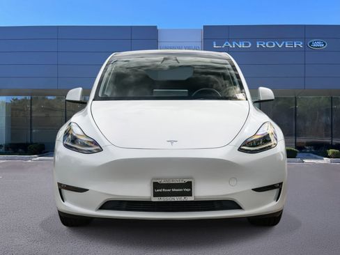Used 2023 Tesla Model Y Long Range AWD/4WD image 2