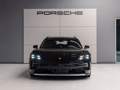 Used 2025 Porsche Taycan 4 Cross Turismo image 10