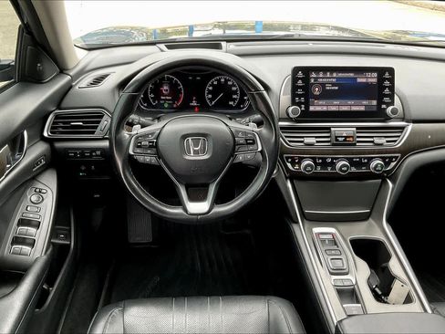Used 2018 Honda Accord Touring image 5