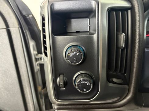 Used 2018 Chevrolet Silverado 1500 LT AWD/4WD image 18